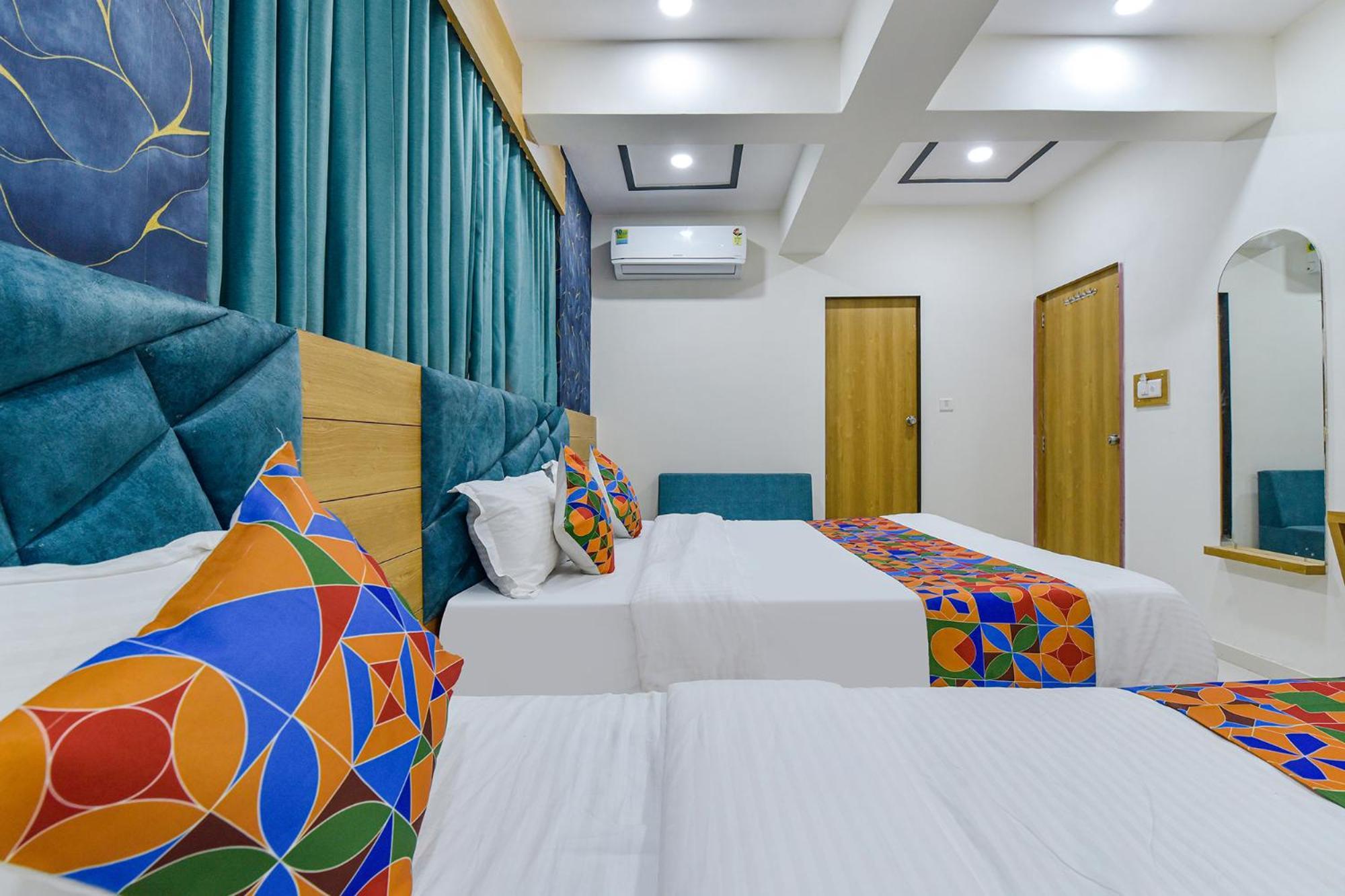 Hotel Green Tree Ahmedabad Esterno foto